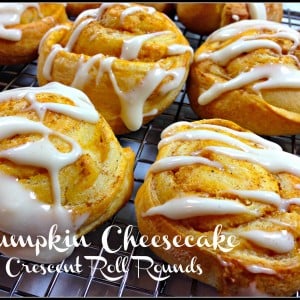 Pumpkin Cheesecake Crescent Roll Rounds - the perfect fall breakfast or treat! #pumpkin #cheesecake #fall #baking