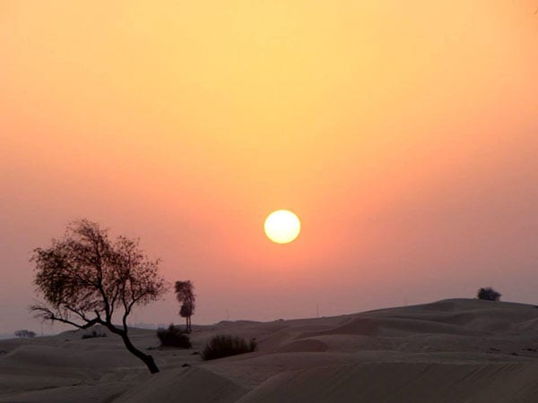 Sunset in the Desert | The Hungry Traveler Interview with Hannah Casey: An American Expat in Dubai  | The Hungry Traveler