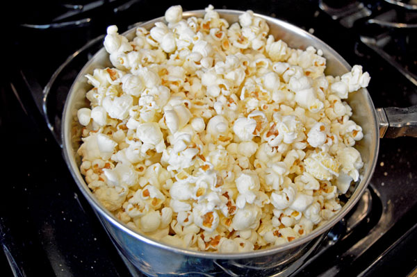 Truffle Parmesan Popcorn | www.thehungrytravelerblog.com