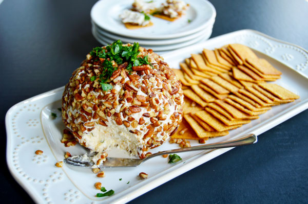 Pecan Ranch Chicken Dip - You only need 4 ingredients and a few minutes to have a huge hit at your next party.  | www.thehungrytravelerblog.com