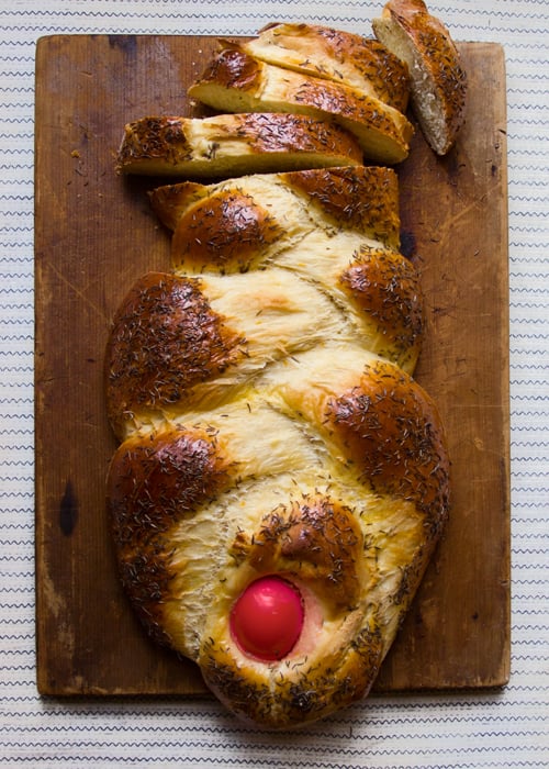 Greek Easter Bread: 11 Easter Recipes from Around the World | www.thehungrytravelerblog.com