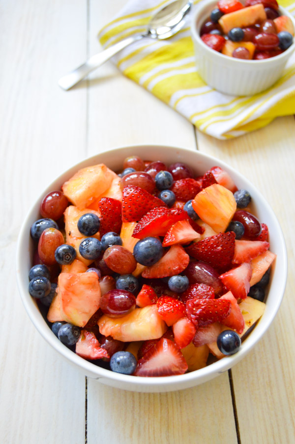 Ginger Vanilla Fruit Salad | www.thehungrytravelerblog.com