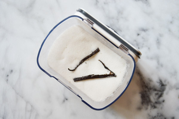 How to Make Vanilla Sugar | www.thehungrytravelerblog.com