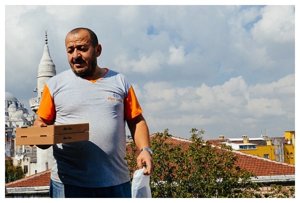 rooftop pizza delivery on Istanbul Grand Bazaar Tour