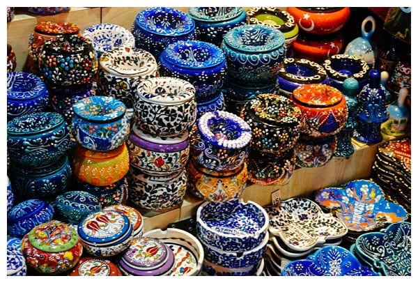 Turkish pottery on Istanbul grand bazaar tour